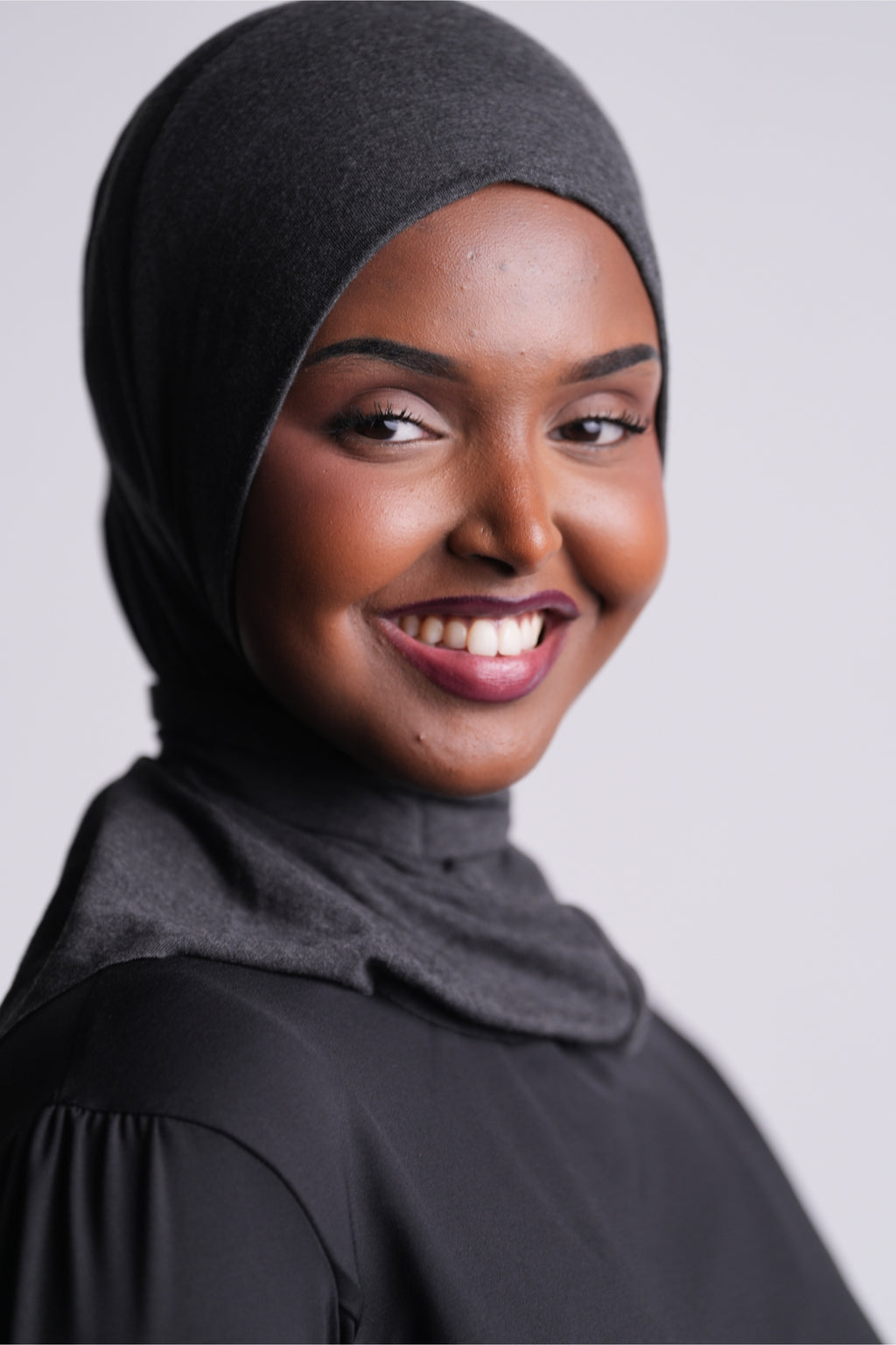Solo Snap Hijab front view, smooth fit around the face with full neck coverage